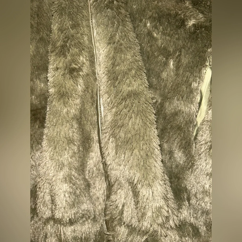Preloved 36point5 Faux fur hooded Jacket - Picture 2 of 6
